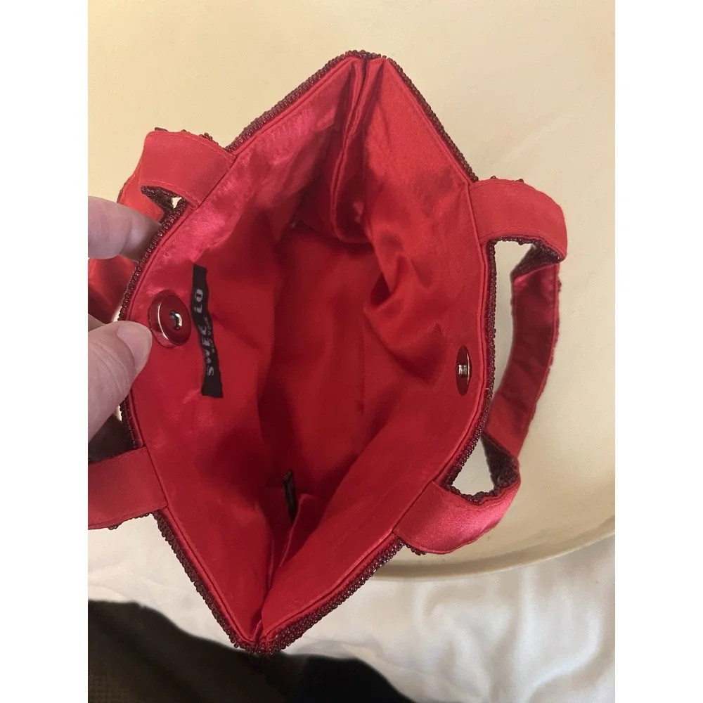 SWEE LO New York vibrant red flower designer little bag- purse, beaded handmade